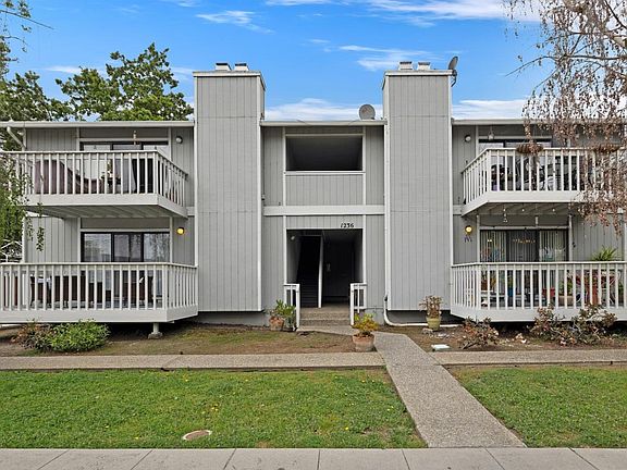 2nd image of 1236 Clinton St #102B