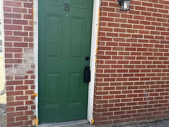 2nd image of 3305 Roosevelt Blvd APT B
