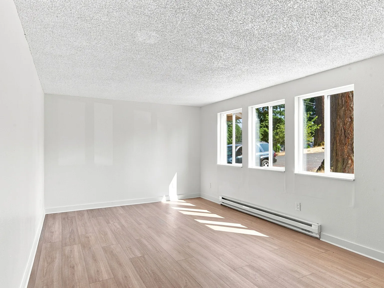 2 bed, 1144 sqft, $2,000 — Photo 2