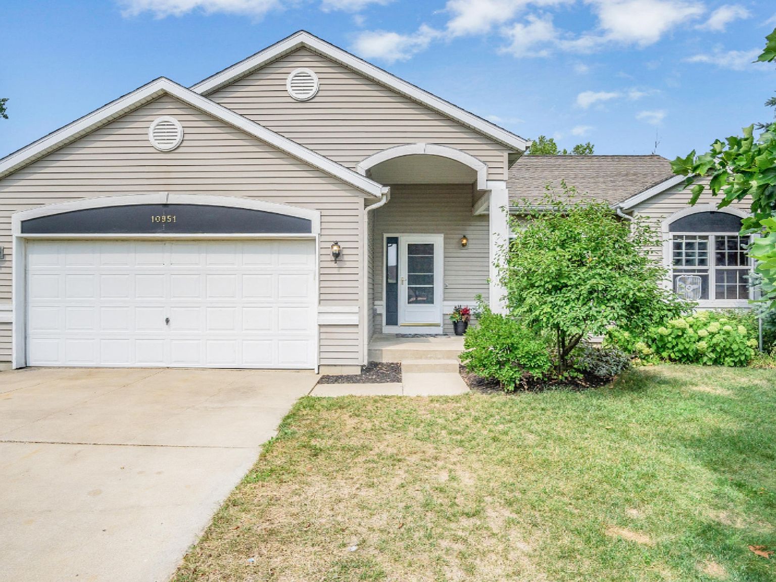 10951 Thornberry Way, Zeeland, MI 49464 Zillow