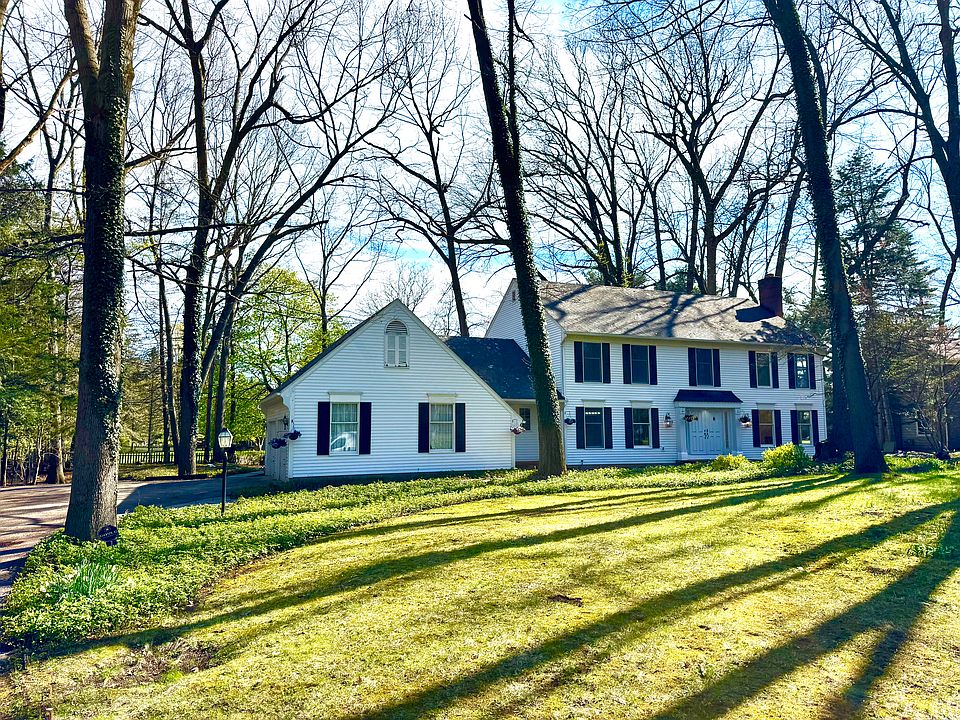 1st image of 7 Park Forest Dr