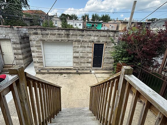 3rd image of 3052 W Lyndale St #2