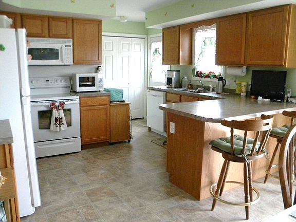 3rd image of 135 Trevmor Dr