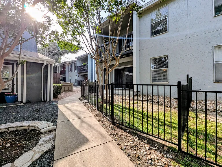 Grove at Northwest Hills — Photo 104