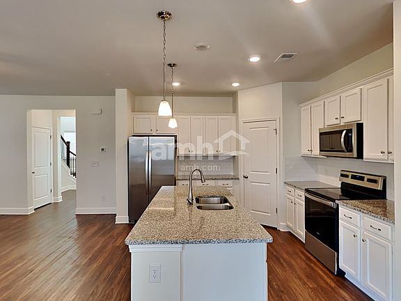 3rd image of 4501 Tarpon Dr