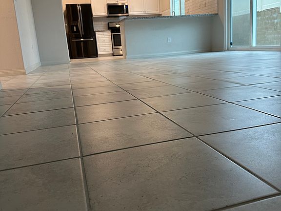 4th image of 11646 Eldridge Ave