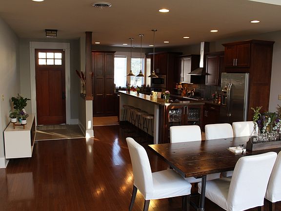3rd image of 1155 Andalusian Way