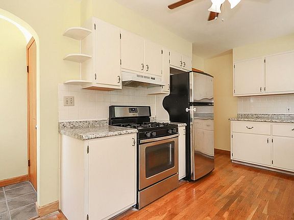4th image of 96 Nottingham St