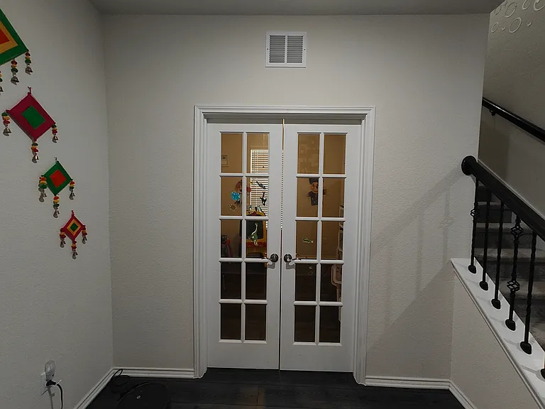 Office/Den room w/ French Doors