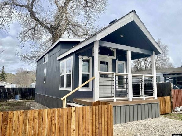 402 S 1st St, Lander, WY 82520