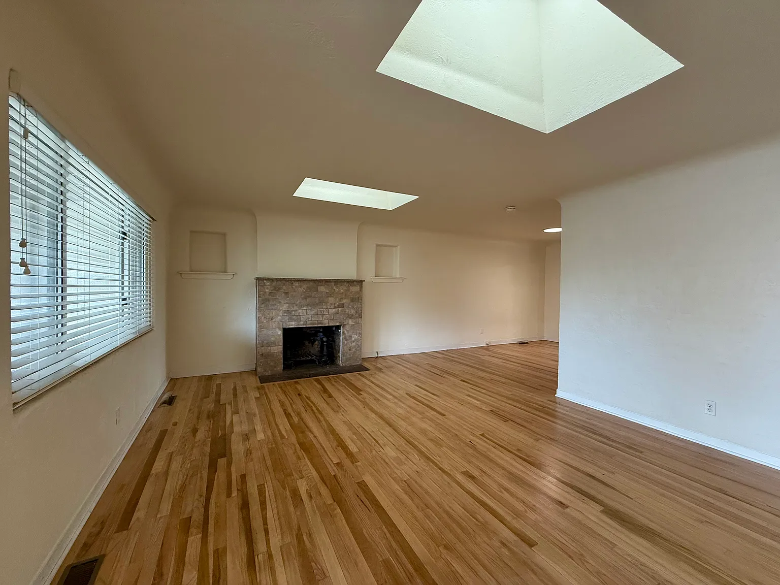 3 bed, 1549 sqft, $2,350 — Photo 4