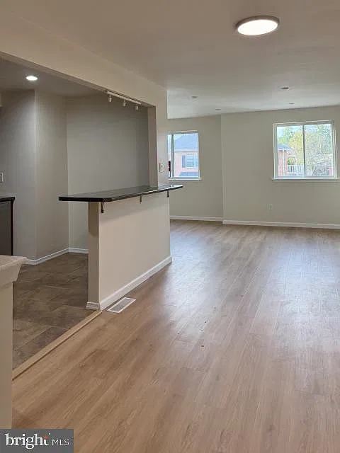 2 bed, 2.0 bath, 2550 sqft, $1,975 — Photo 3