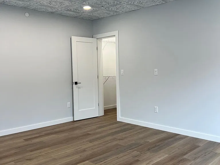 42 N Main St #6 — Photo 7