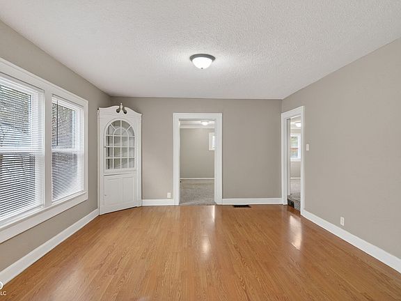 5th image of 3922 Rookwood Ave