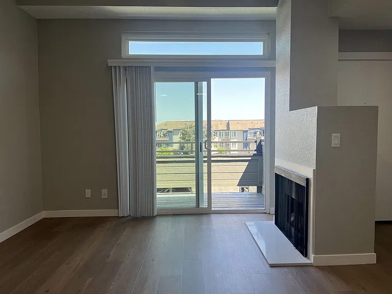 River House Apartments — Photo 38
