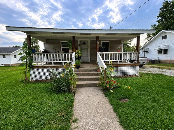 563 Benton Smt, Marshall, MO 65340