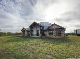 5436 County Road 4514, Devine, TX 78016