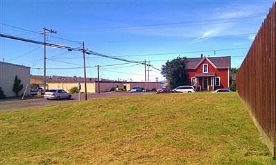 3rd image of 239 W Cedar St
