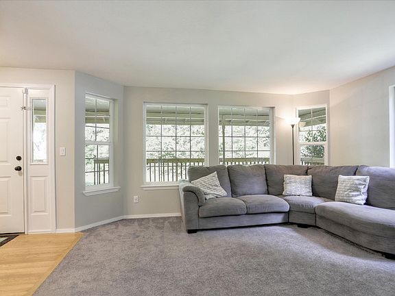 5th image of 13981 Salvation Ln SE