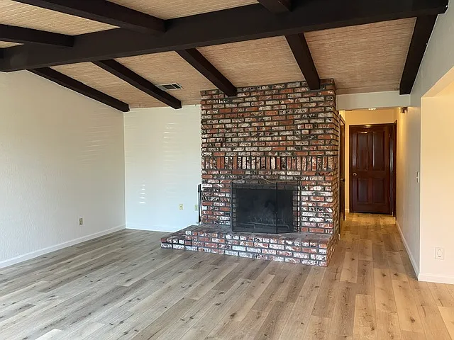 1653 Willow Ave — Photo 6