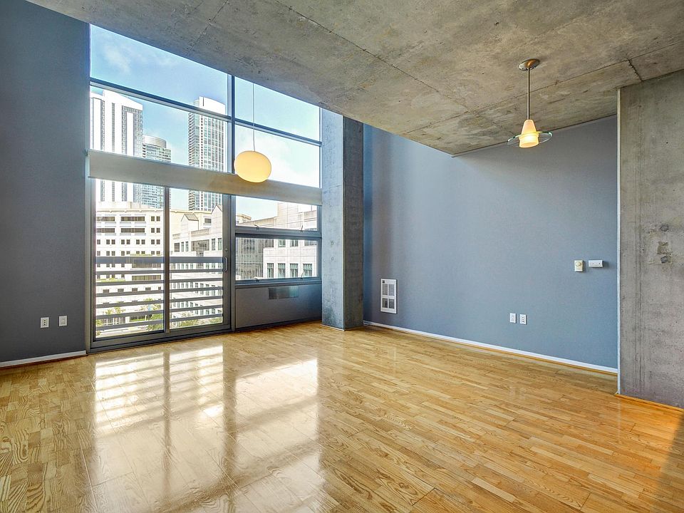 1st image of 77 Dow Pl APT 704
