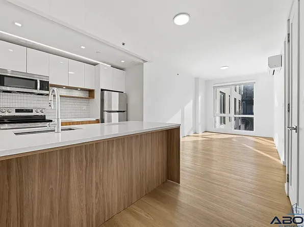 100 Lenox Rd, Brooklyn, NY