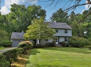450 Chestnut St, Lynnfield, MA 01940