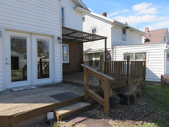 4th image of 172 Western Ave