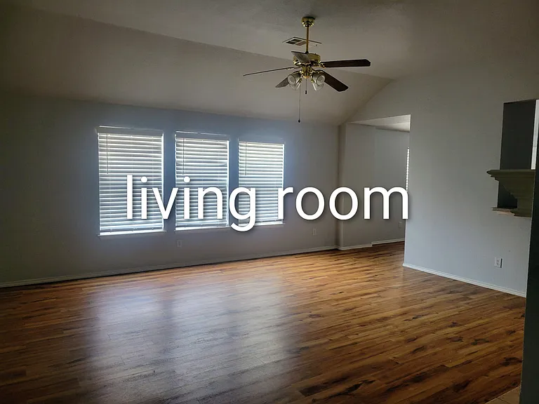 9105 Warren Dr — Photo 5
