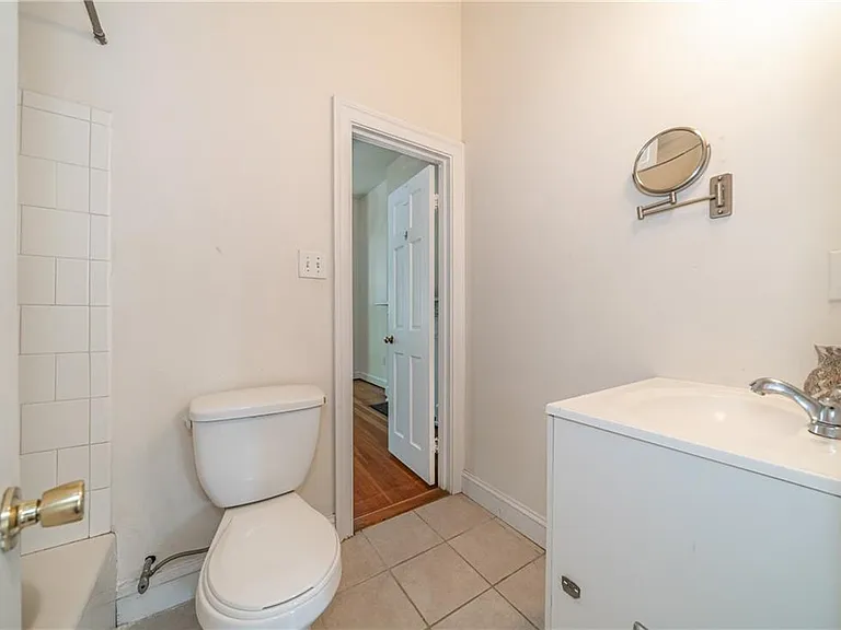 129 W Clay St — Photo 21