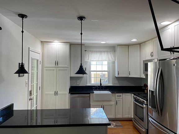 4th image of 8408 Crossley Pl