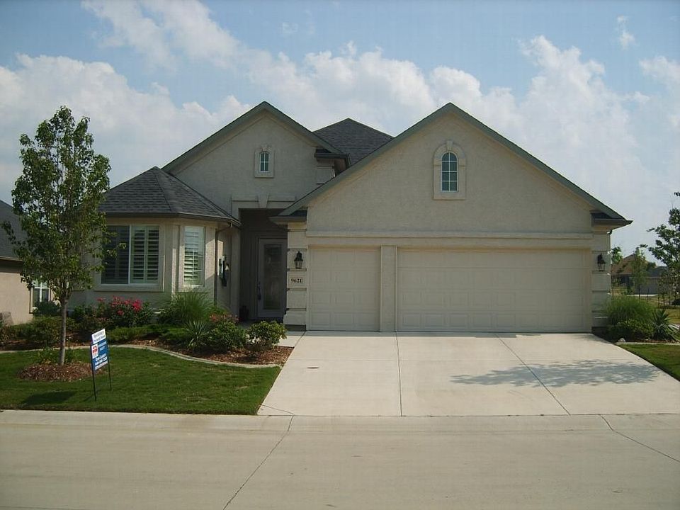 1st image of 9621 Sandlewood Dr