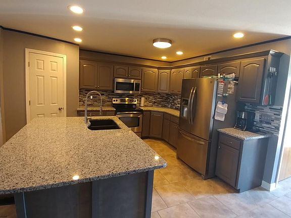 3rd image of 21650 227th St