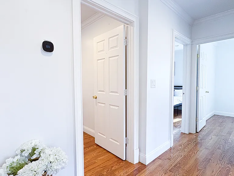 87 Stephen St #1C — Photo 99