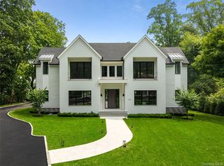 110 Dogwood Ave, Roslyn, NY 11576