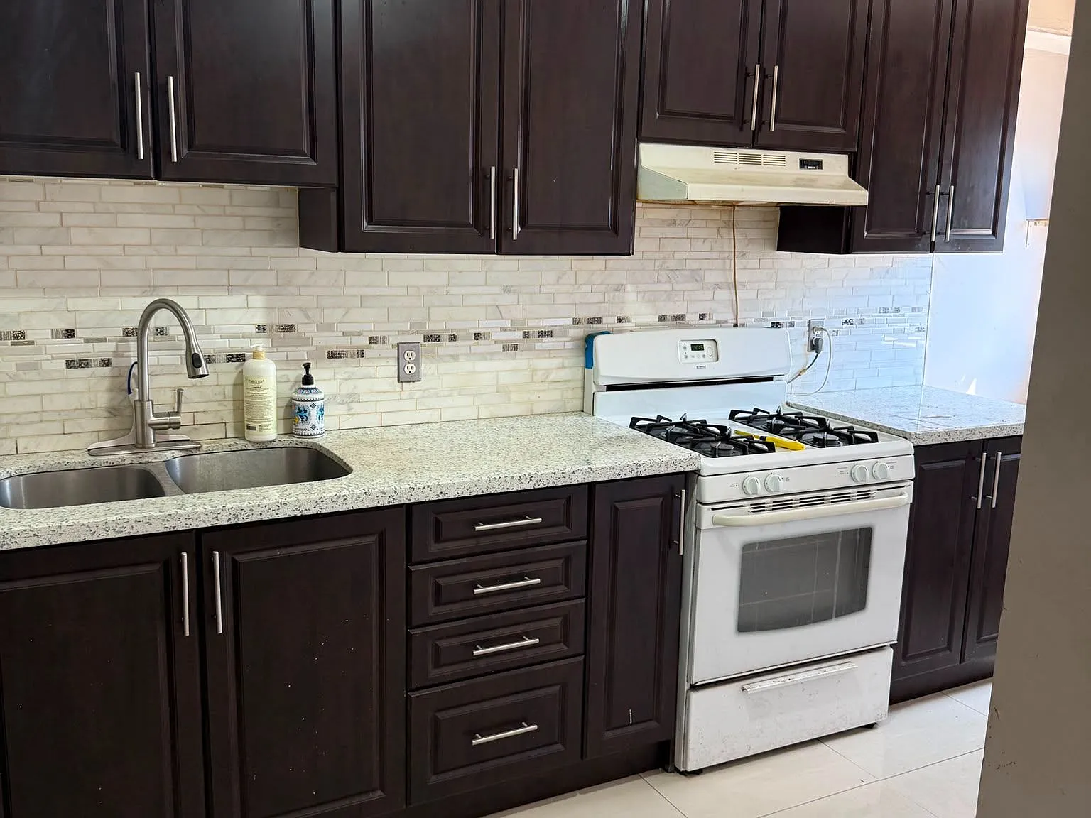 3 bed, $2,500 — Photo 2