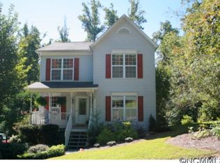 2 McCredie Ct, Hendersonville, NC 28792