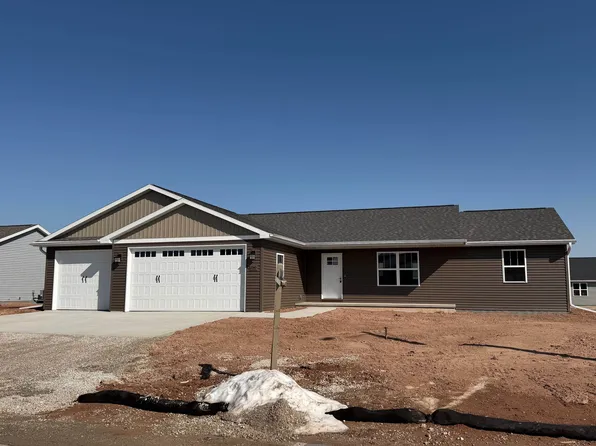 2040 Red Fox Ln, Kaukauna, WI 54130