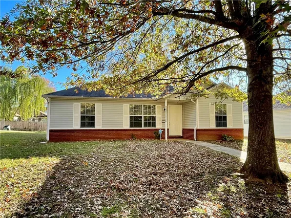 5677 W Fountain St, Fayetteville, AR 72704