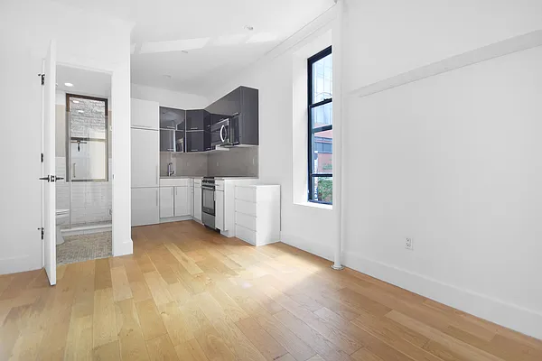 Rented by Compass | media 9