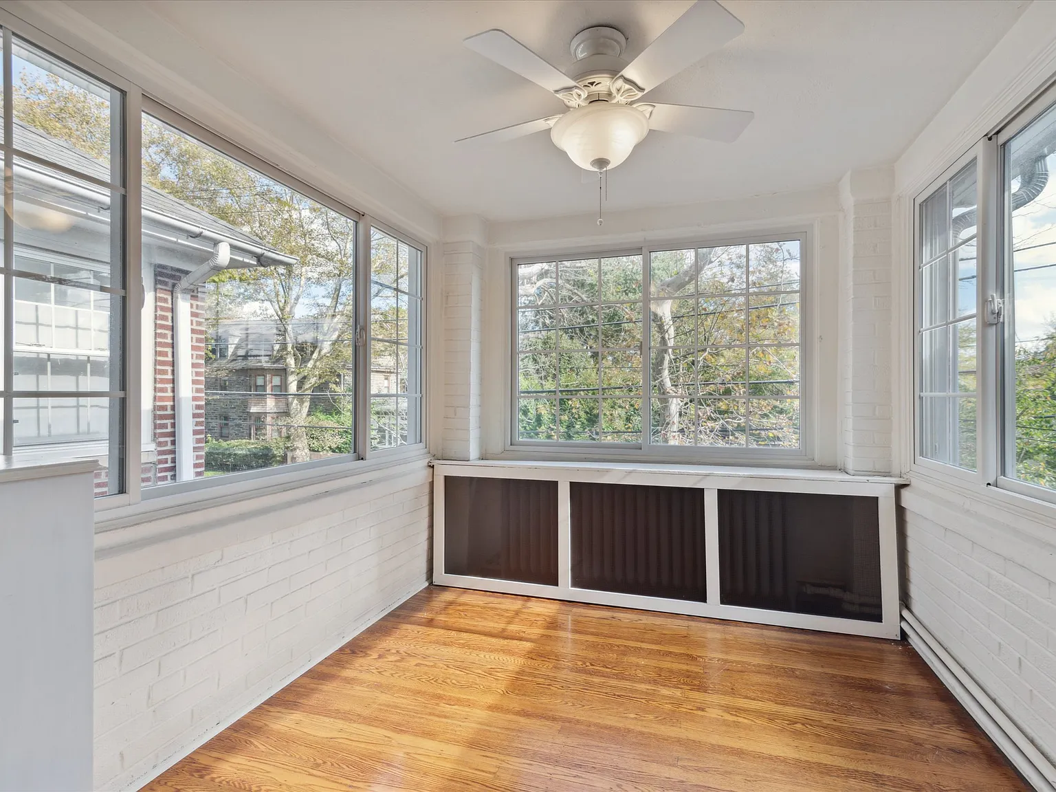 2 bed, 800 sqft, $2,300 — Photo 4