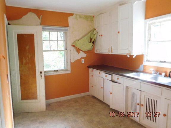 4th image of 5639 Minnetonka Blvd