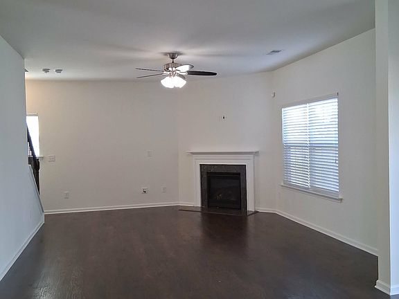 2nd image of 581 Friar Park Ln