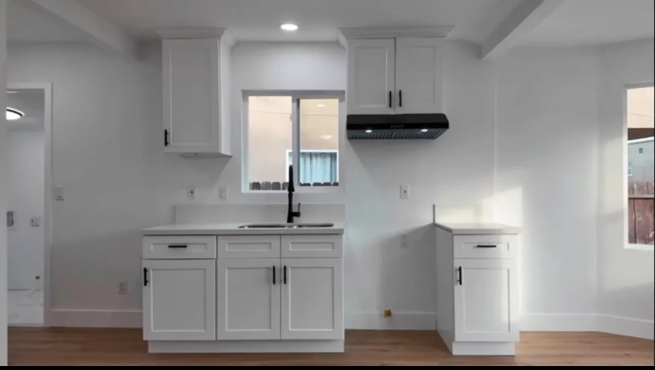 2 bed, 800 sqft, $2,600 — Photo 2