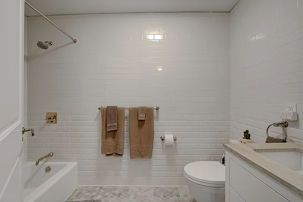 Rented by Outpost Brokerage LLC | media 29