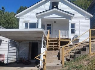 519 4th Ave, Hinton, WV 25951