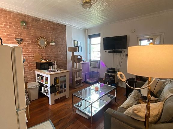 2nd image of 493 12th St APT 2B