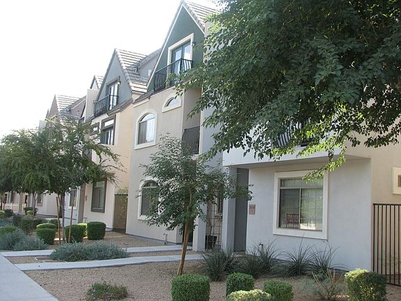 5th image of 2835 E Pinchot Ave