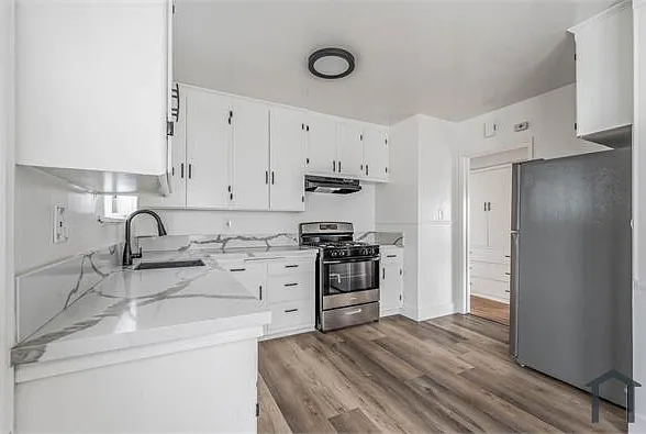 4067 Sutro Ave — Photo 4