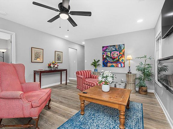 5th image of 714 Florida St
